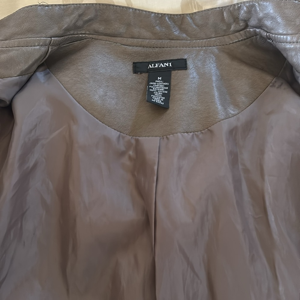 Gray jacket - Picture 7 of 8